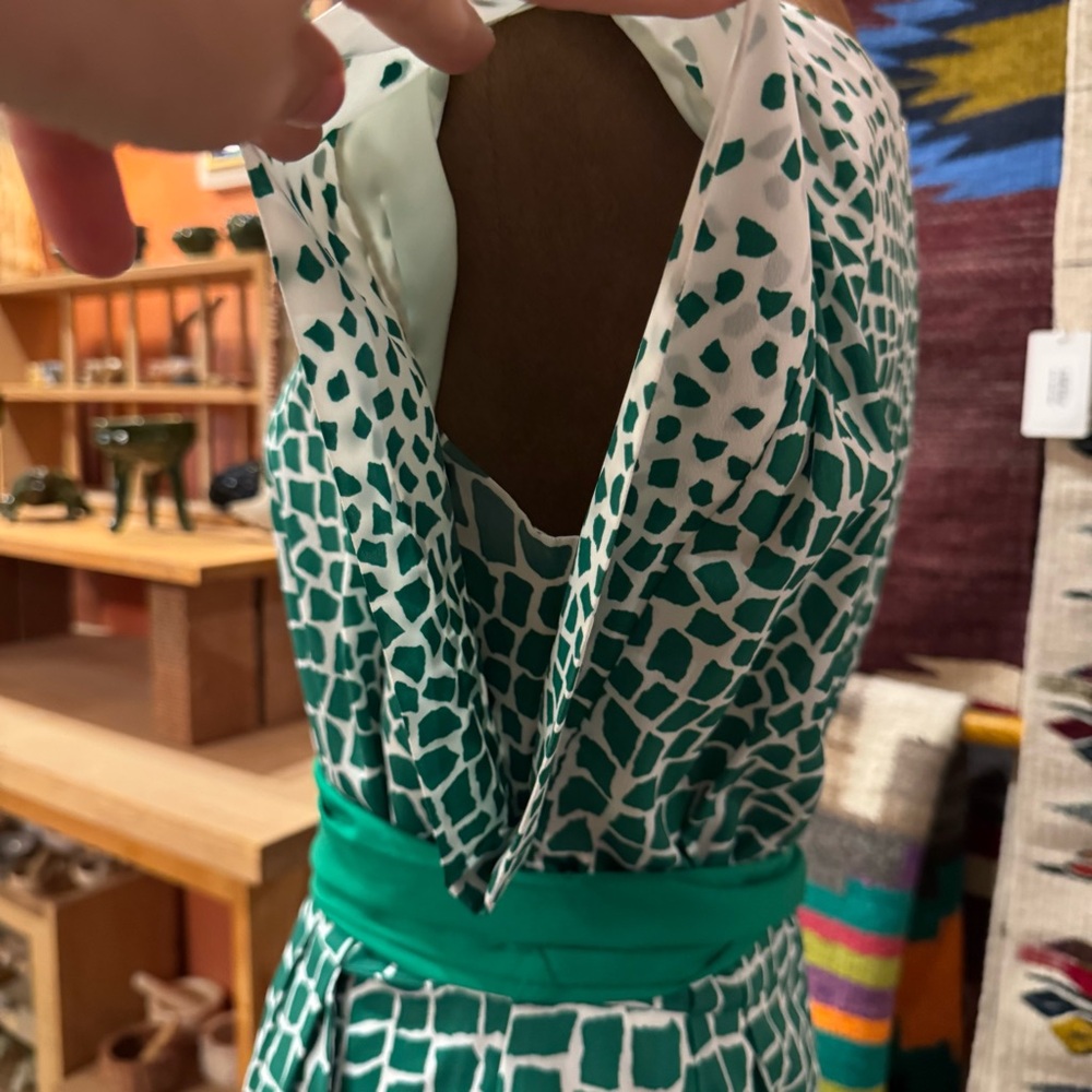 Chic Green Patterned Mini Dress - image 4